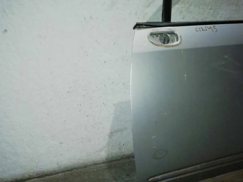 Puerta Delantera Izquierda para Kia Carens (Un)
