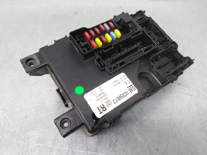 Caja Reles / Fusibles para Opel Corsa D