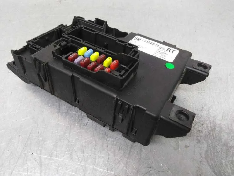 Caja Reles / Fusibles para Opel Corsa D