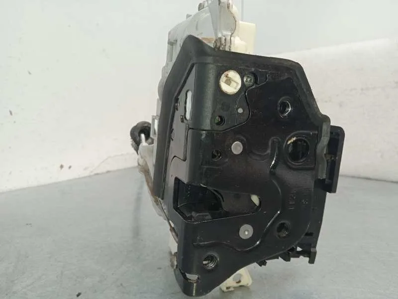 Cerradura Puerta Delantera Derecha para Volkswagen Passat Lim. (362)