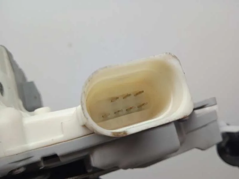 Cerradura Puerta Trasera Derecha para Volkswagen Passat Lim. (362)