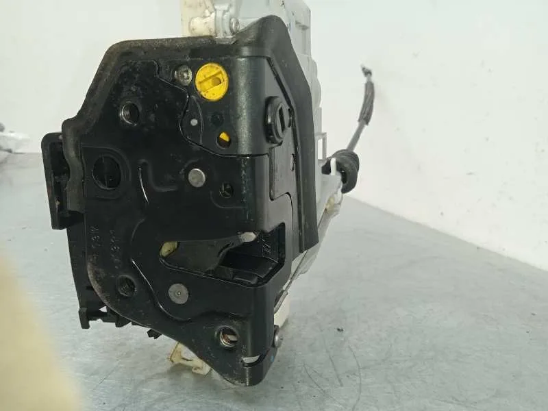 Cerradura Puerta Trasera Izquierda para Volkswagen Passat Lim. (362)