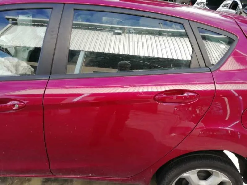Puerta Trasera Izquierda para Ford Fiesta (Cb1)