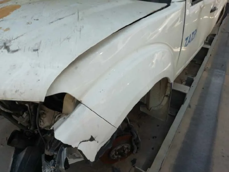 Aleta Delantera Izquierda para Nissan Navara Pick-Up (D40M)