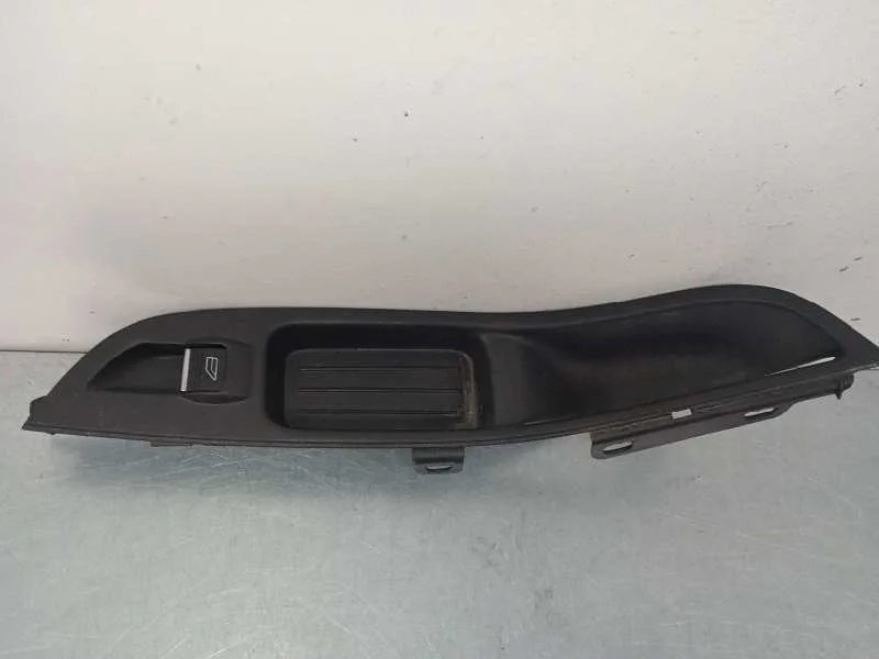 Mando Elevalunas Delantero Derecho para Ford Focus Lim.