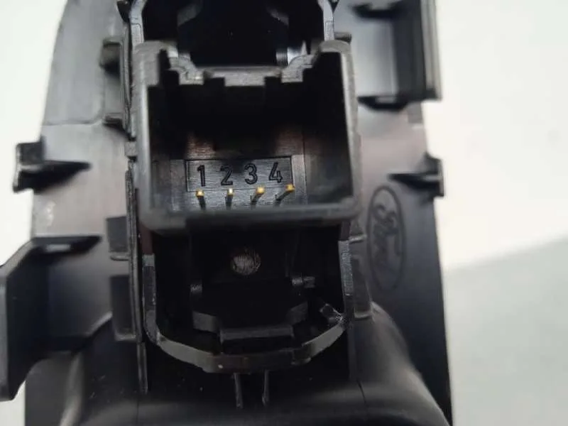 Mando Elevalunas Delantero Derecho para Ford Focus Lim.