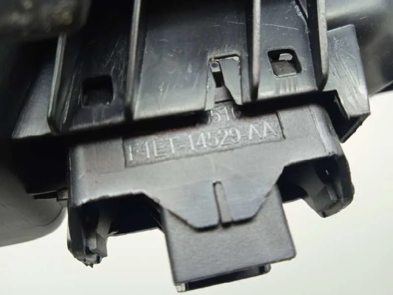 Mando Elevalunas Delantero Derecho para Ford Focus Lim.