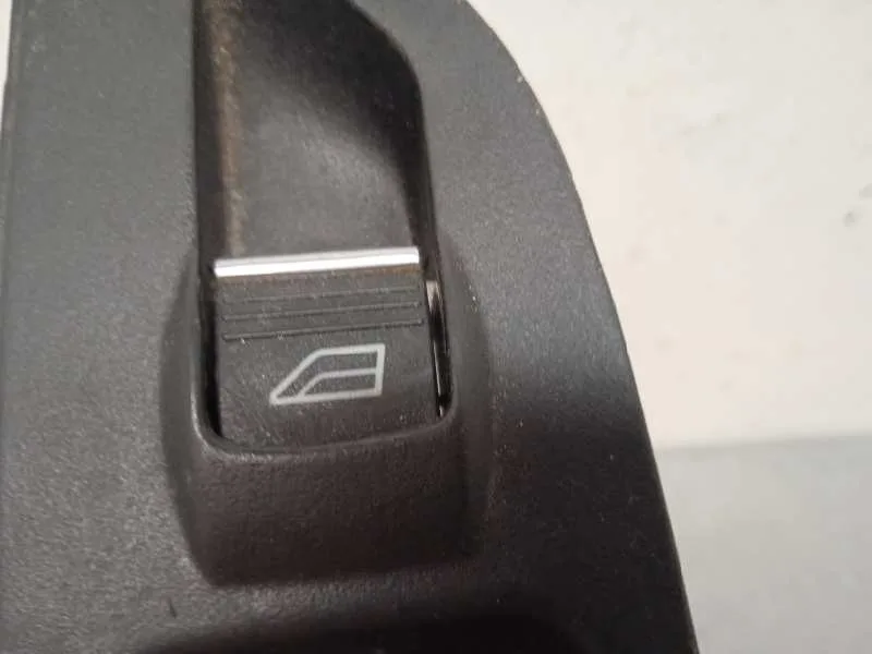 Mando Elevalunas Delantero Derecho para Ford Focus Lim.