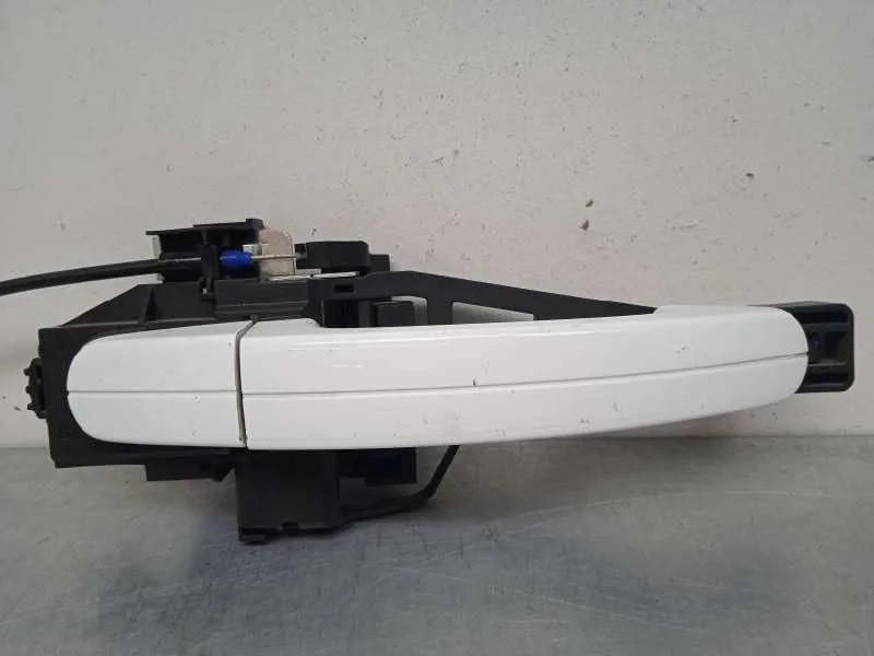 Maneta Exterior Delantera Derecha para Ford Focus Lim.