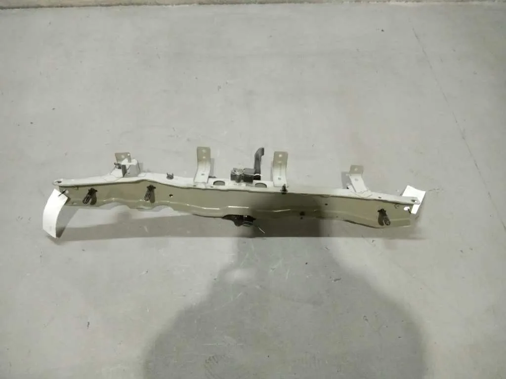 Travesano Superior para Nissan Micra V (K14)
