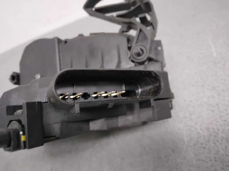 Cerradura Puerta Delantera Izquierda para Ford Focus Lim. (Cb8)