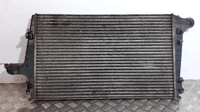 Intercooler para Audi A6 Berlina (4B2)