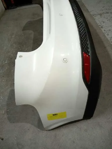 Paragolpes Trasero para Ford Focus Lim. (Cb8)
