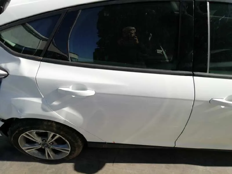 Puerta Trasera Derecha para Ford Focus Lim. (Cb8)