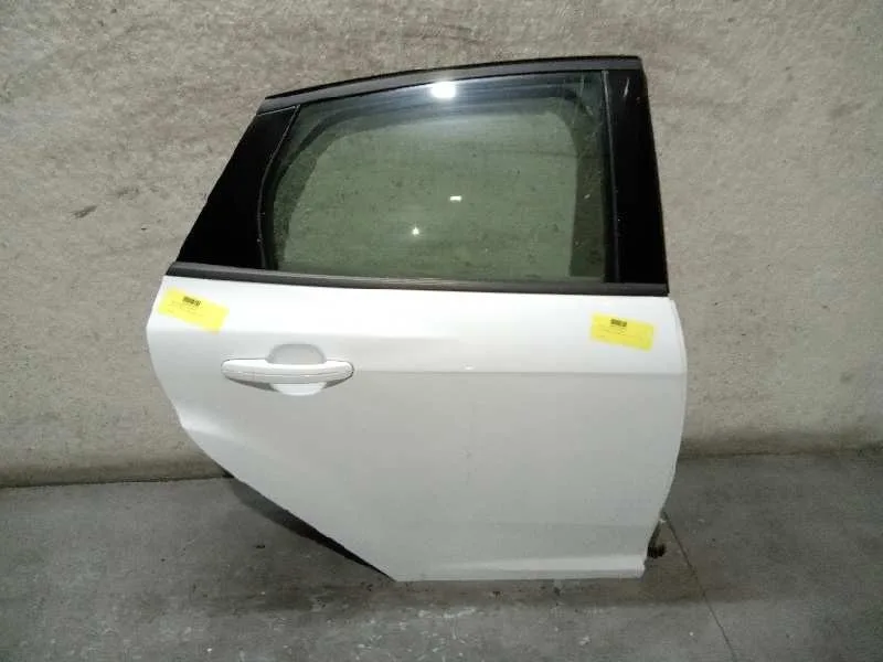 Puerta Trasera Derecha para Ford Focus Lim. (Cb8)