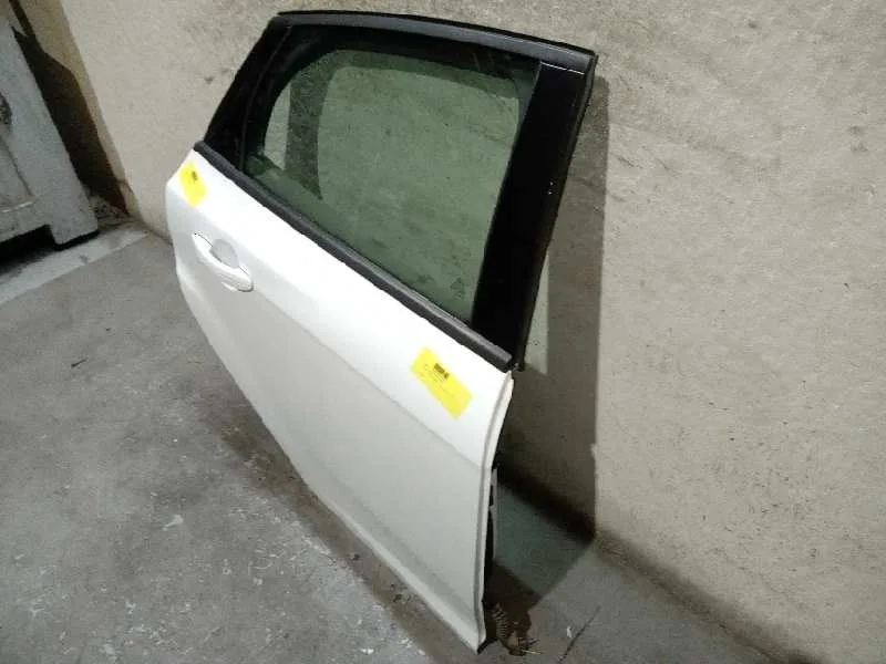 Puerta Trasera Derecha para Ford Focus Lim. (Cb8)