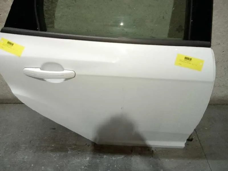 Puerta Trasera Derecha para Ford Focus Lim. (Cb8)