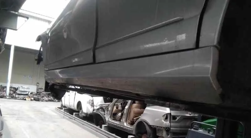 Faldon Lateral para Mercedes-Benz Clase C (W204) Familiar
