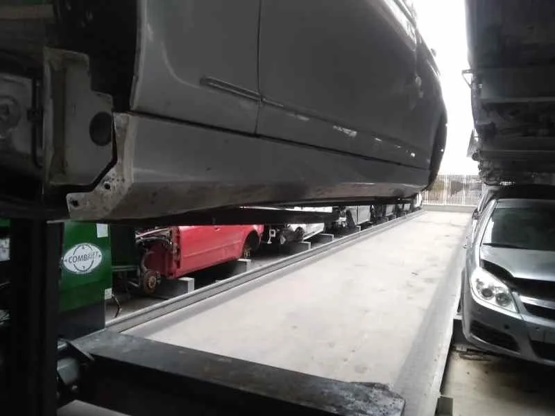 Faldon Lateral para Mercedes-Benz Clase C (W204) Familiar