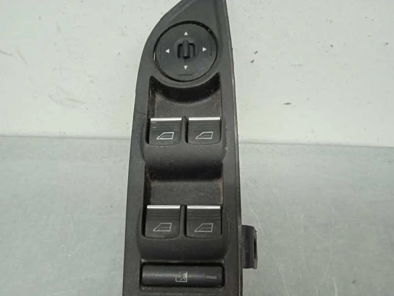 Mando Elevalunas Delantero Izquierdo para Ford Focus Lim.