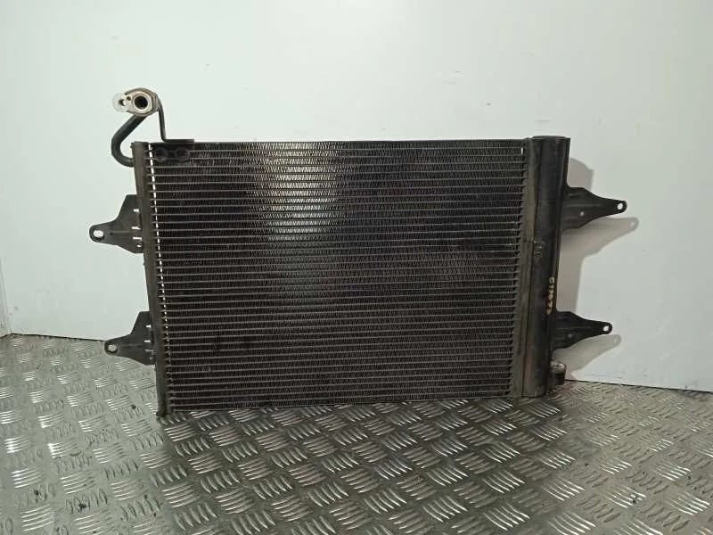 Condensador / Radiador Aire Acondicionado para Volkswagen Polo (9N1)