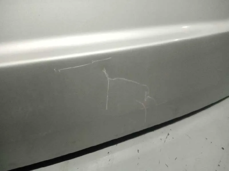 Porton Trasero para Kia Carens (Un)