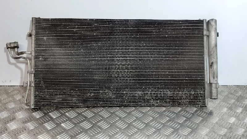 Condensador / Radiador Aire Acondicionado para Kia Carens (Un)