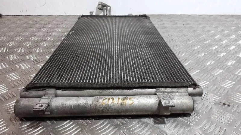 Condensador / Radiador Aire Acondicionado para Kia Carens (Un)