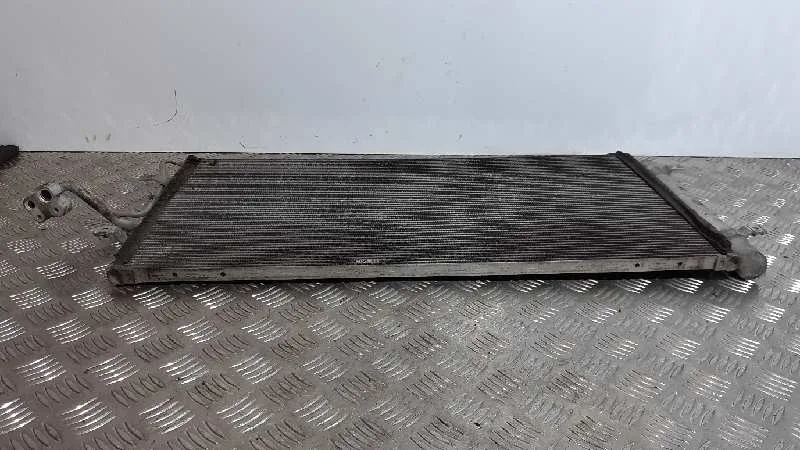 Condensador / Radiador Aire Acondicionado para Kia Carens (Un)