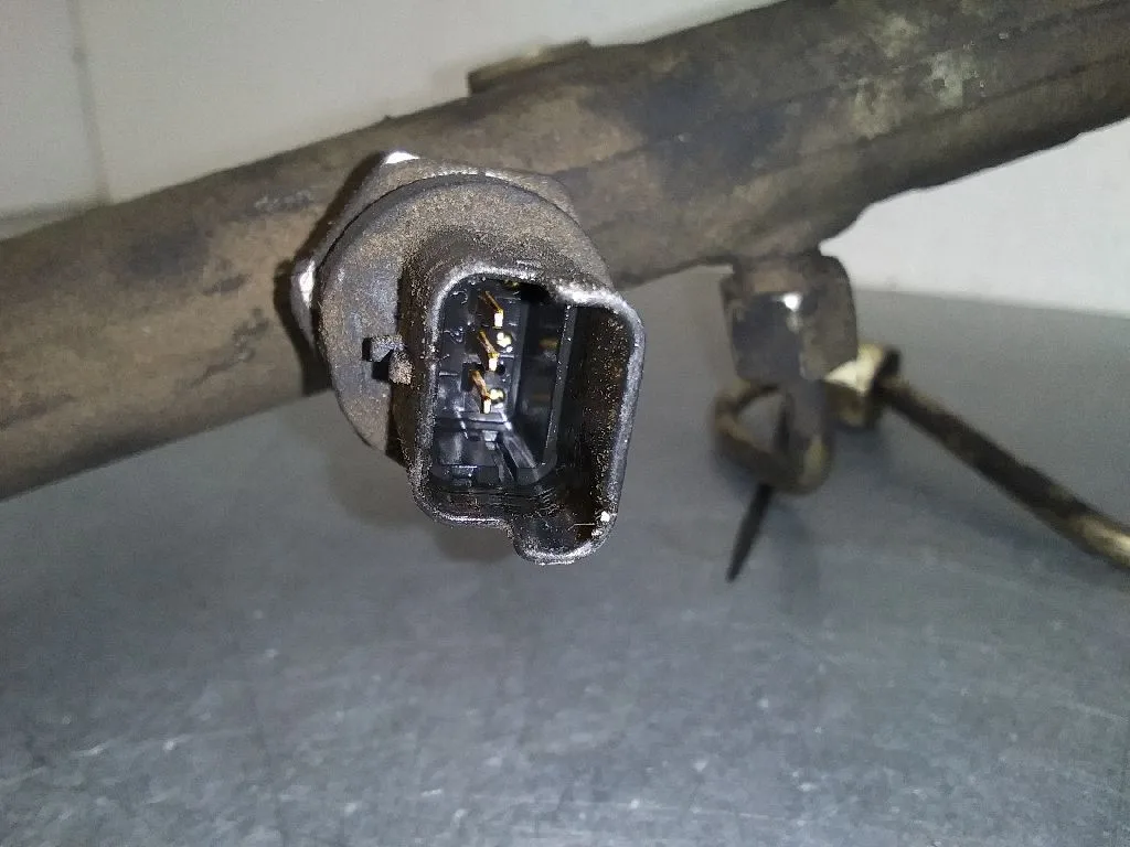 Rampa Inyectora para Peugeot 406 Berlina (S1/S2)