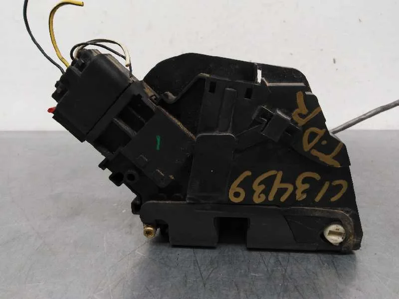 Cerradura Puerta Trasera Derecha para Mazda 3 Berlina (Bk)