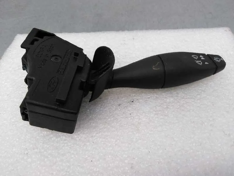 Mando Limpia para Ford Fiesta (Cbk)