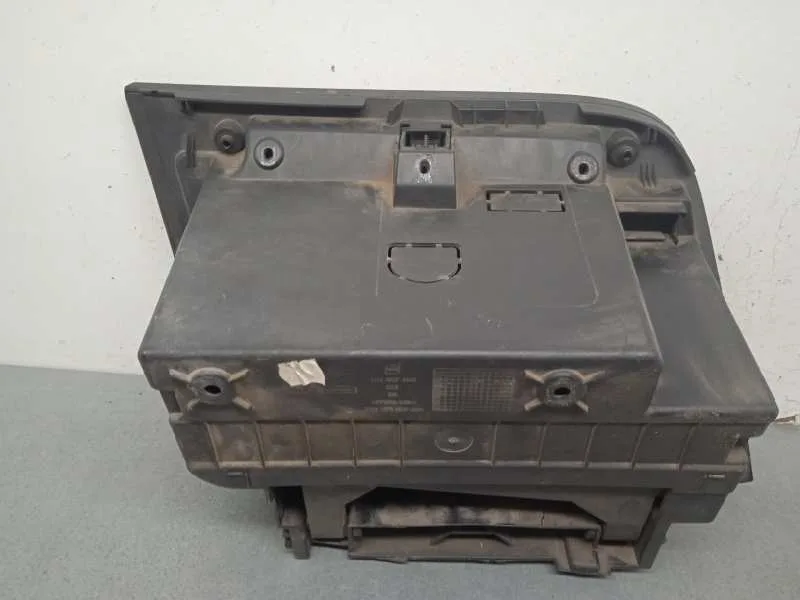 Guantera para Seat Leon (1P1)