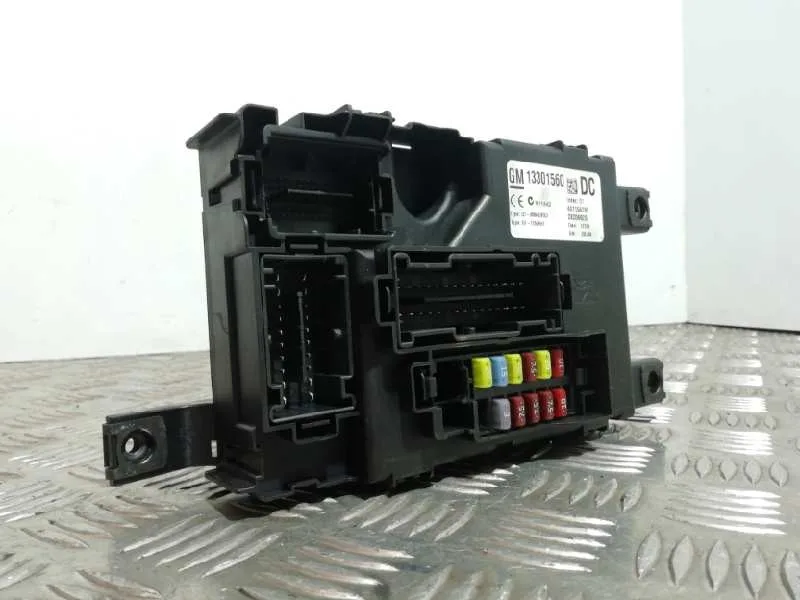 Caja Reles / Fusibles para Opel Corsa D