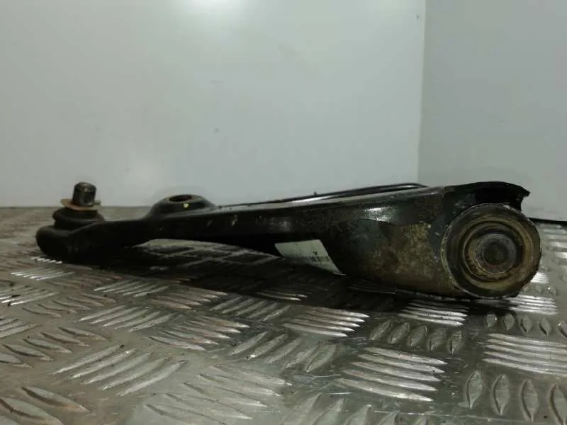 Brazo Suspension Inferior Delantero Izquierdo para Dacia Dokker