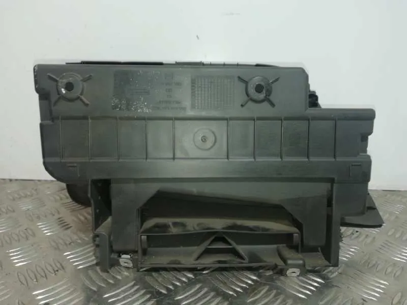 Guantera para Seat Leon (1P1)