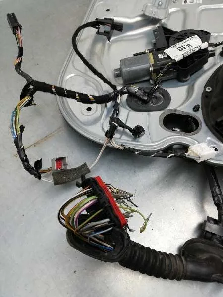 Elevalunas Delantero Derecho para Ford Focus Lim. (Cb4)