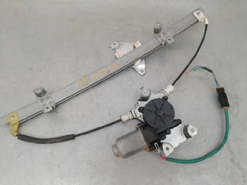 Elevalunas Delantero Derecho para Nissan Almera Tino (V10M)