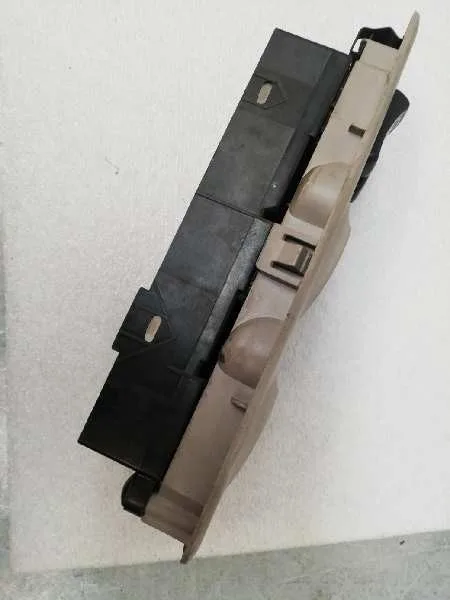 Mando Elevalunas Delantero Izquierdo para Nissan Almera Tino (V10M)