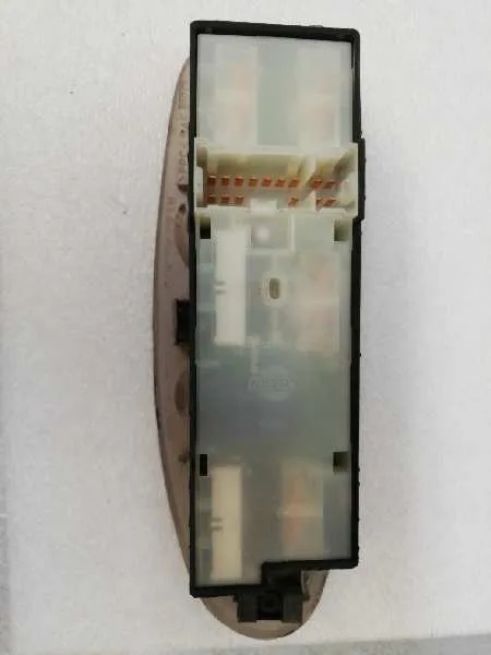 Mando Elevalunas Delantero Izquierdo para Nissan Almera Tino (V10M)