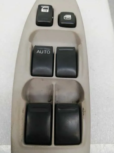 Mando Elevalunas Delantero Izquierdo para Nissan Almera Tino (V10M)