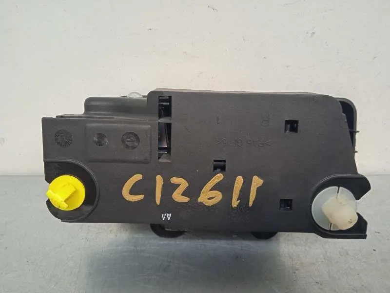 Maneta Interior Delantera Derecha para Ford Focus Lim. (Cb4)