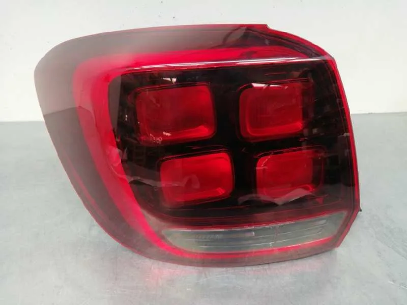 Piloto Trasero Izquierdo para Dacia Sandero