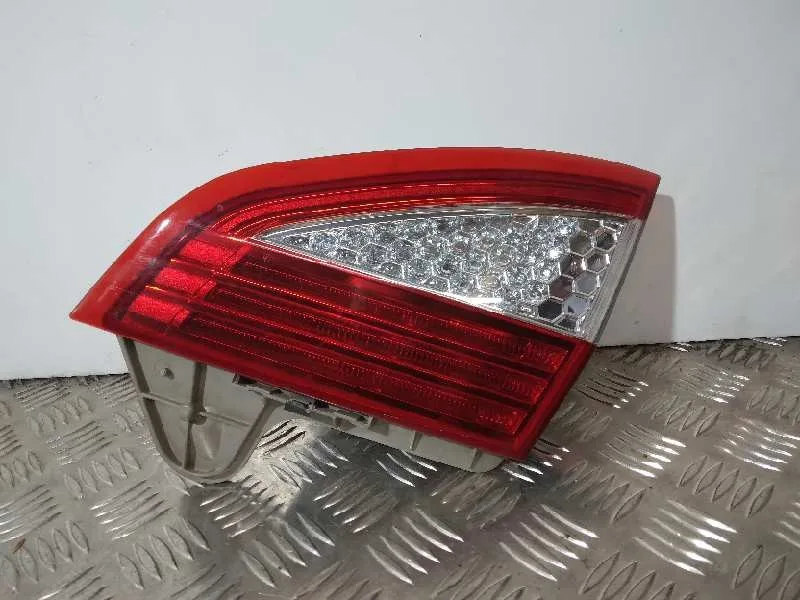 Piloto Trasero Derecho Interior para Ford Mondeo Ber. (Ca2)