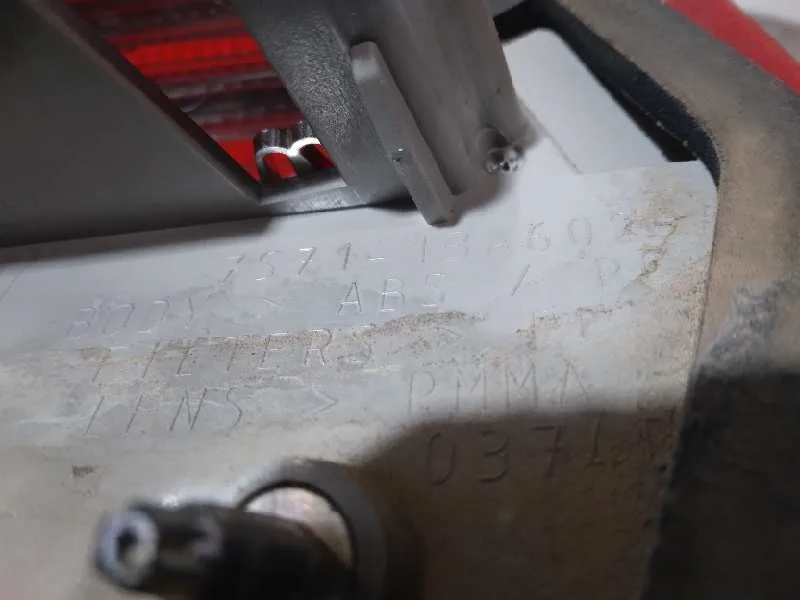Piloto Trasero Derecho Interior para Ford Mondeo Ber. (Ca2)