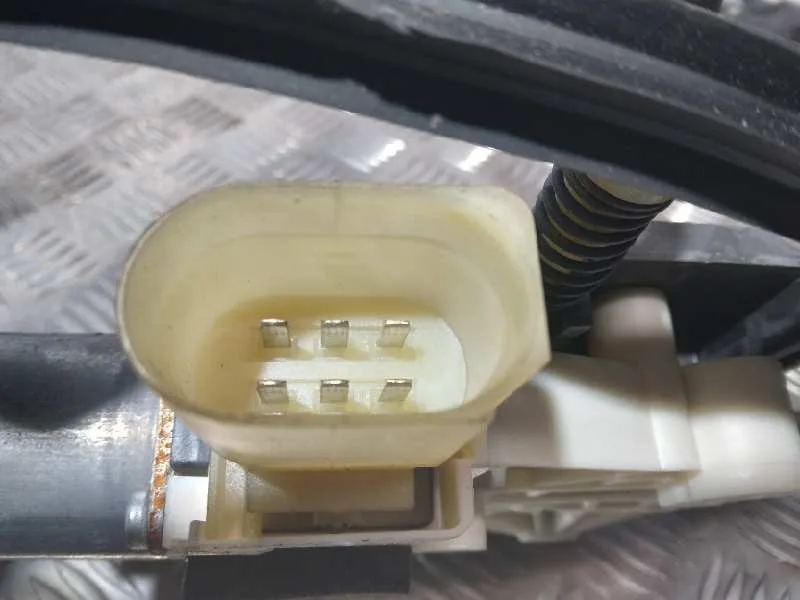 Elevalunas Delantero Izquierdo para Ford Mondeo Ber. (Ca2)