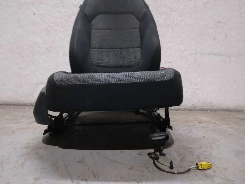 Asiento Delantero Derecho para Volkswagen Passat Lim. (362)