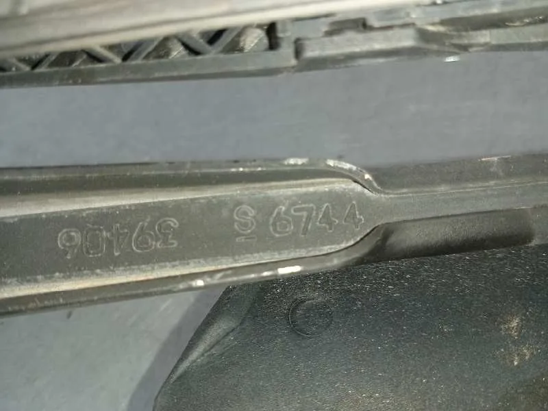 Brazo Limpia Delantero Izquierdo para Mazda 2 Berlina (Dy)