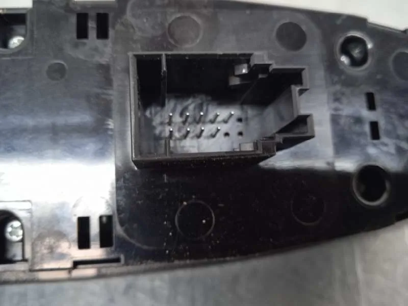 Mando Elevalunas Delantero Izquierdo para Bmw Serie 1 Lim. (F20)