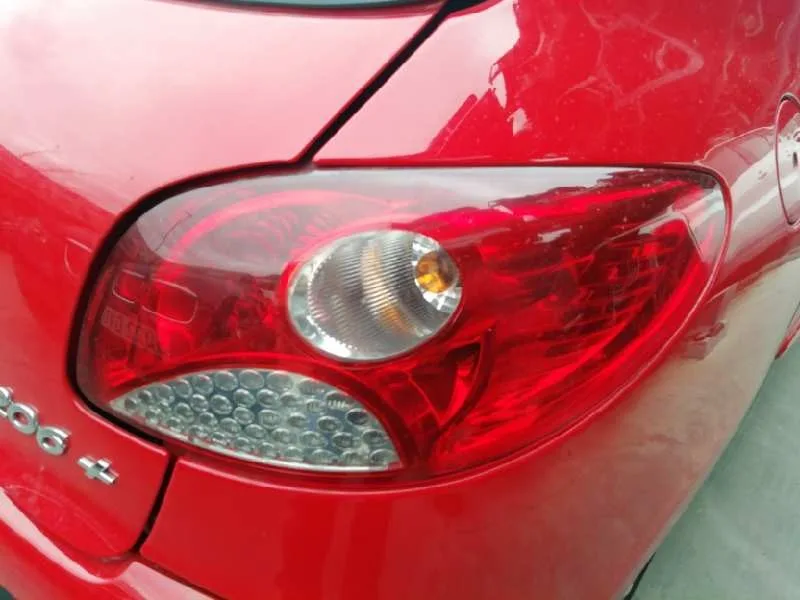 Piloto Trasero Derecho para Peugeot 206+